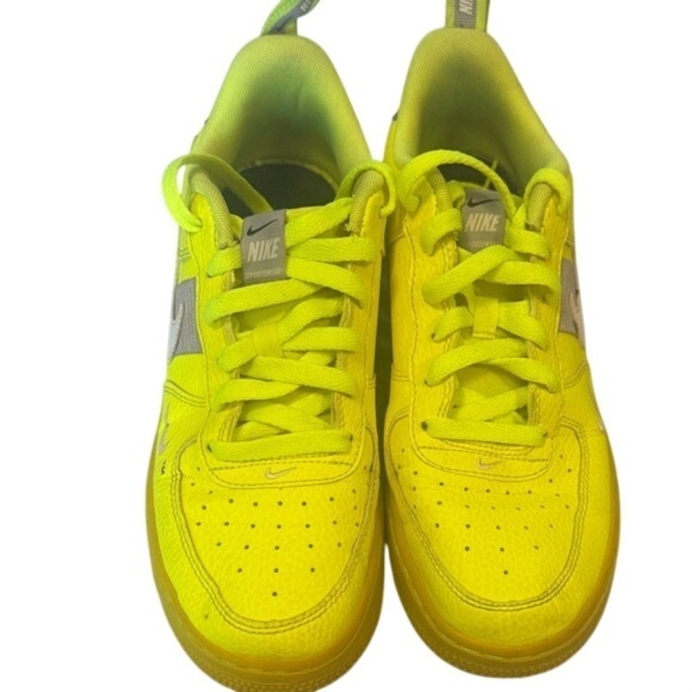 Nike Air Force 1 LV8 Utility Volt Yellow AV4272-700 Boys Size 7Y Mens 7 Sneaker